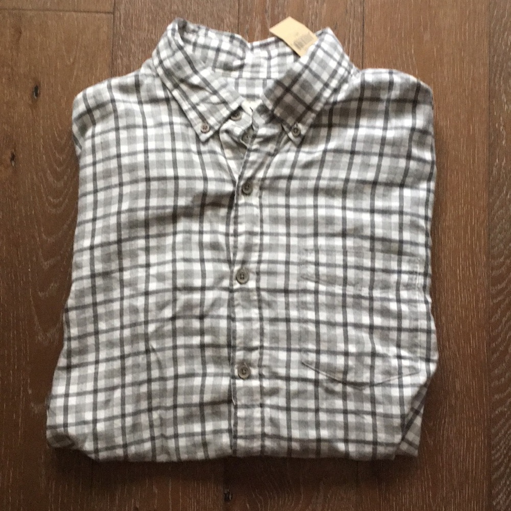 American Eagle Men’s button down.
